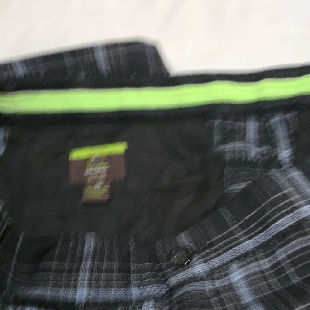 SHARK GREG NORMAN‎ Black Plaid Shorts. SIZE 38.